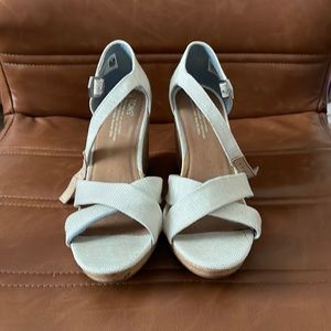 TOMS cream colored strappy sandal, size 8.5
